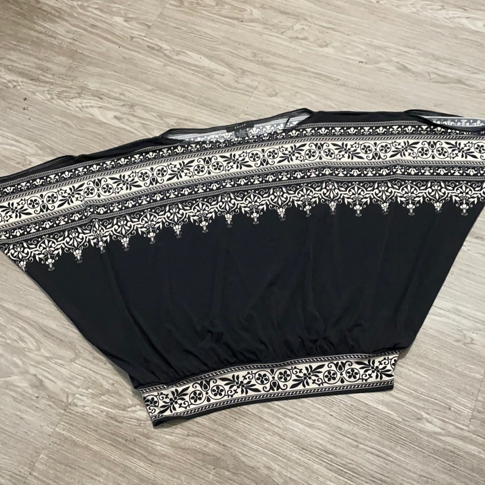 Grace Black & Beige “Bat-Wing”Top Size XL